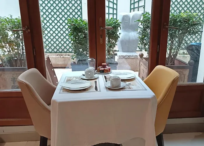 德班酒店 巴黎