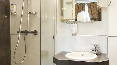 Des Bains 2* Paryż