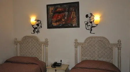 德班酒店 2* 巴黎