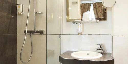 Des Bains 2* Παρίσι